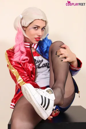 Harlequin (Cosplay Feet)